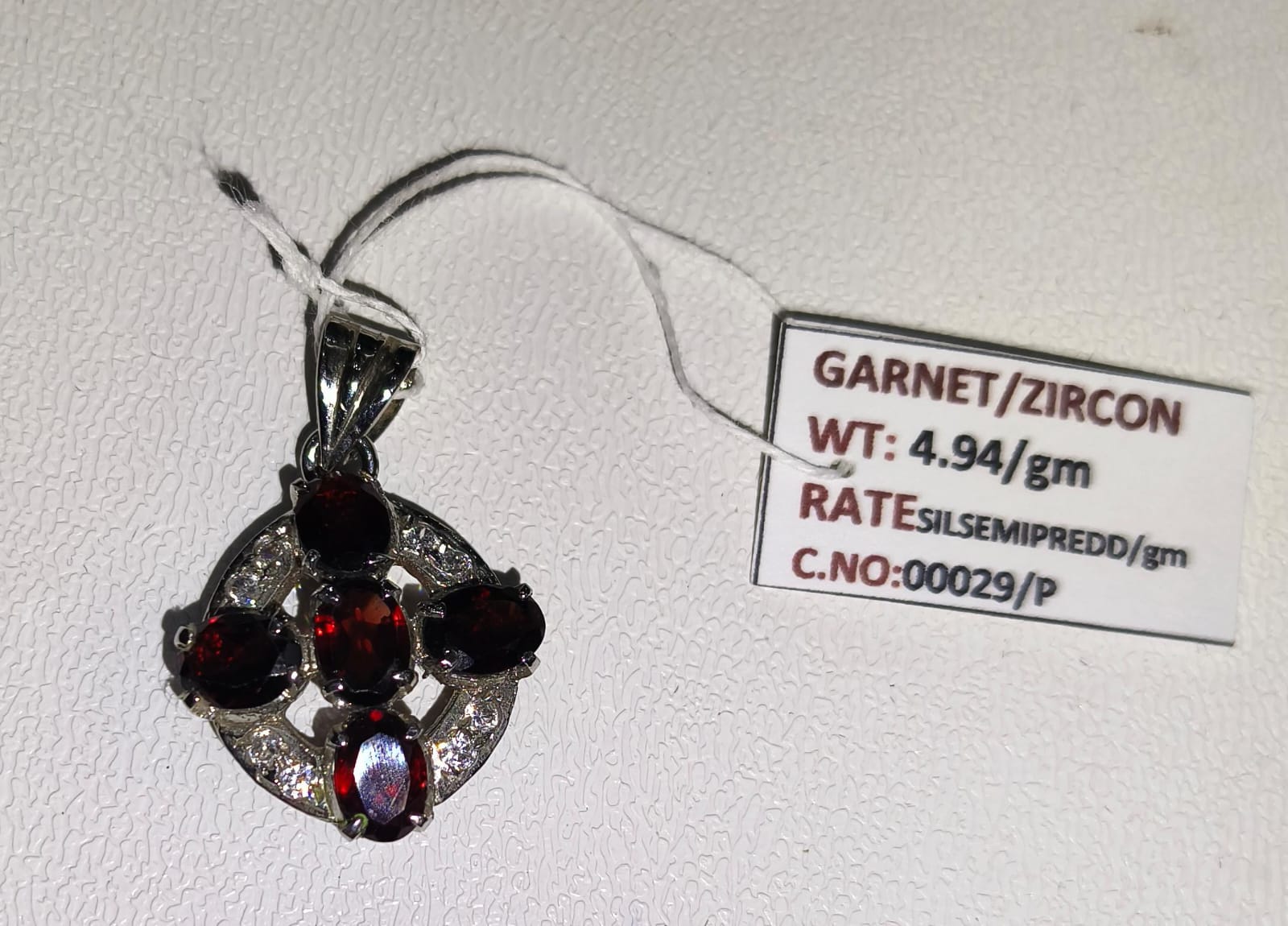 4.94/GM GARNET /ZIRCON (1650)