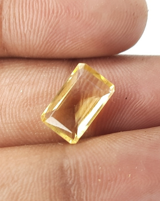 6.65/CT Natural Golden Topaz
