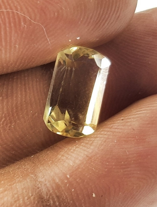 3.20/CT Natural Golden Topaz