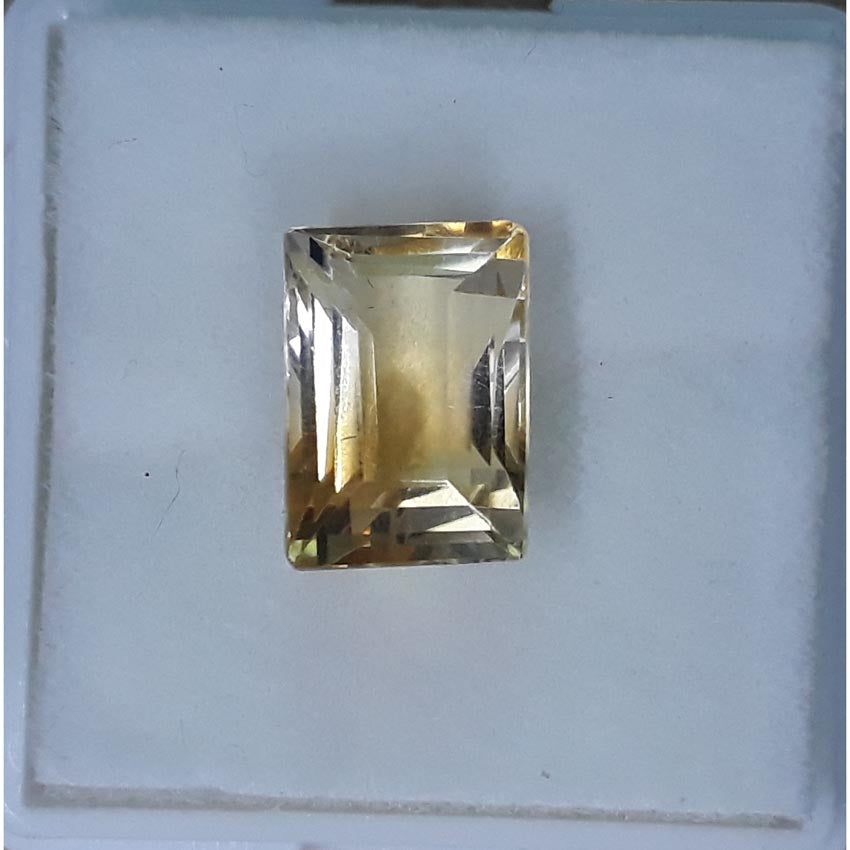 3.83/CT Natural Golden Topaz