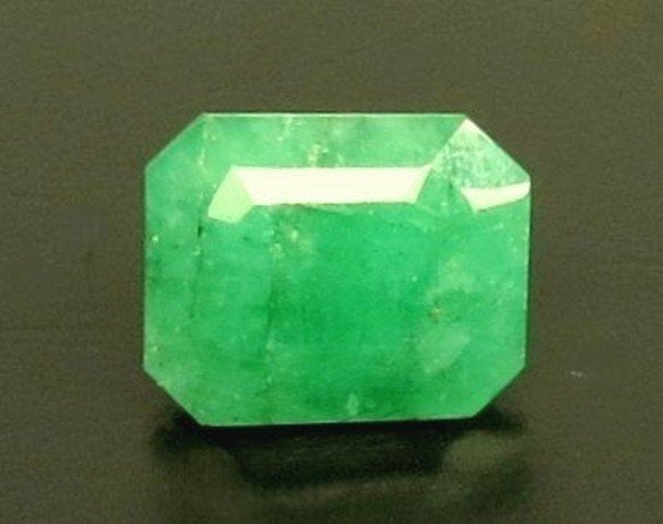 3.86/CT Natural Panna Stone with Govt. Lab Certificate (3441)