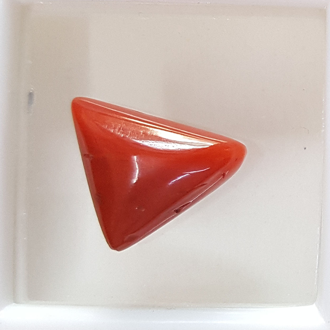 5.33 Ratti Natural Italian Triangular Shaped Red Moonga-(1054)