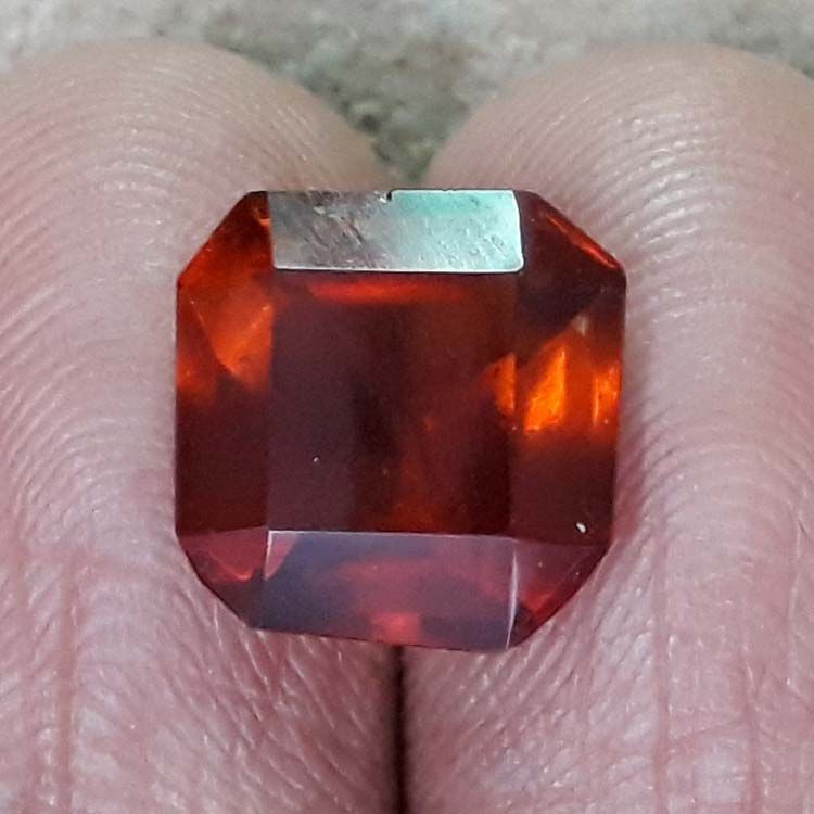 4.77/CT Ceylonese Gomed Gemstone