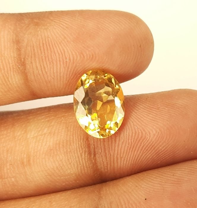 3.55/CT Natural Golden Topaz