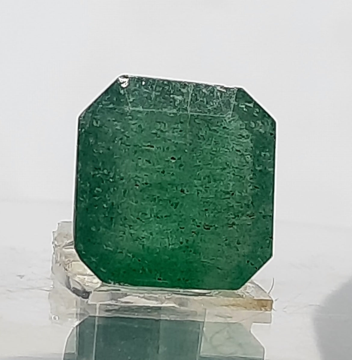 10.76 Ratti Jade stone -JADE-0040