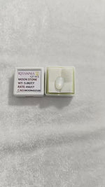 Load and play video in Gallery viewer, 5/CT Moon Stone with Govt. Lab Certificate (450)