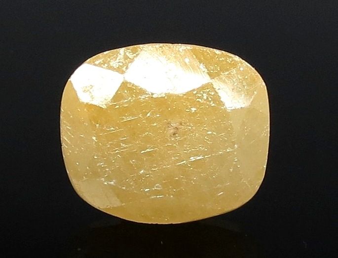 9.49 Ratti Natural Yellow Sapphire with Govt Lab Certificate-(117075)