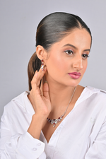 Load image into Gallery viewer, 18.65/GM GARNET NACKLES (1650)
