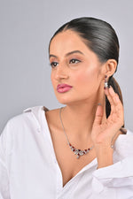 Load image into Gallery viewer, 33.66/GM MOON STONE  NECKLES (1650)
