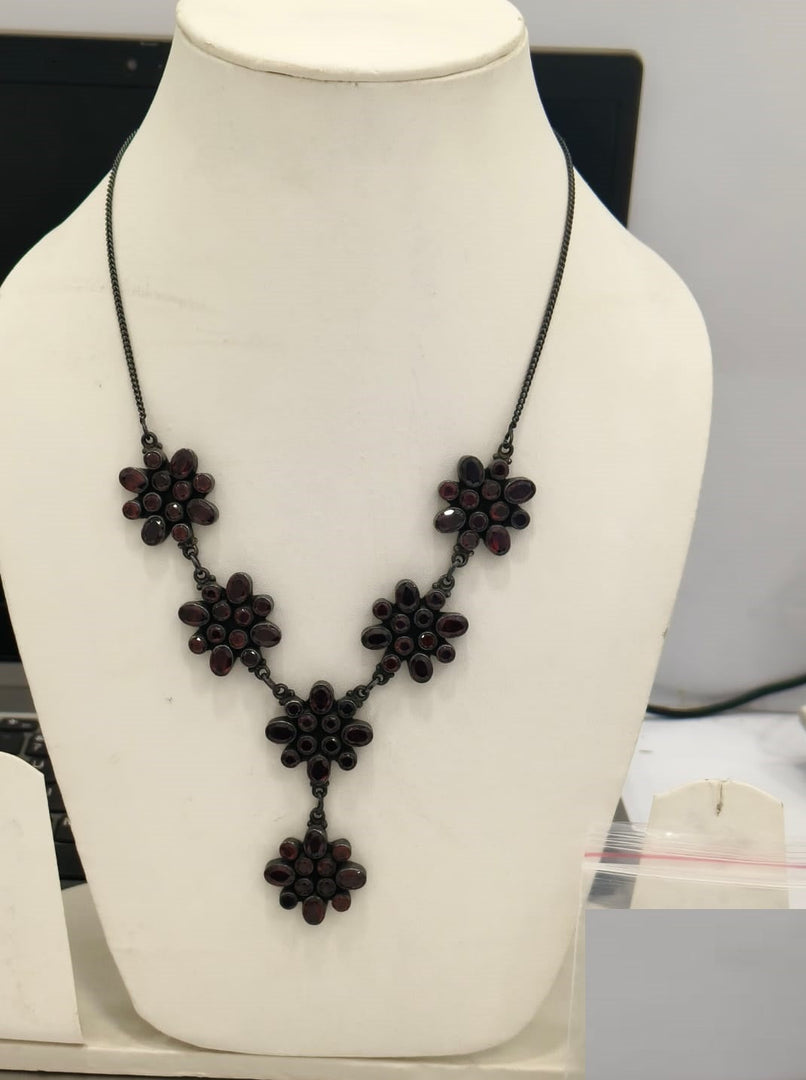 48.10/GM GARNET RAJWARA SILVER NECKLACE (525)