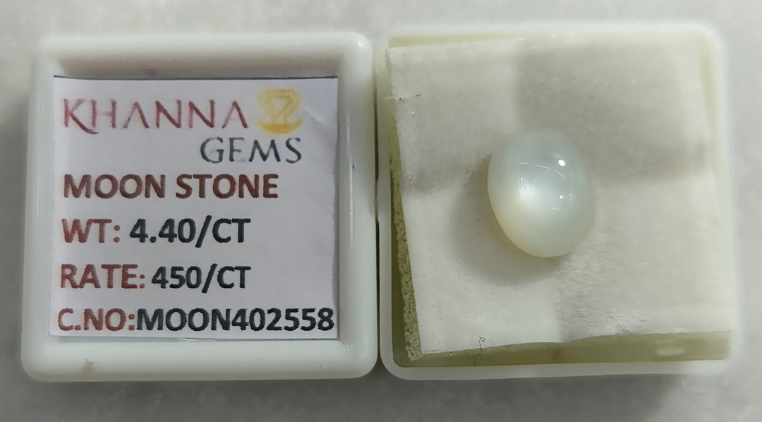 4.4/CT Moon Stone with Govt. Lab Certificate (450)