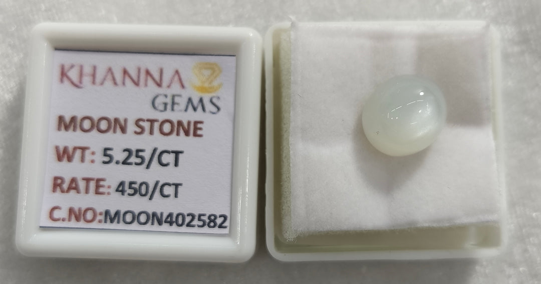 5.25/CT Moon Stone with Govt. Lab Certificate (450)