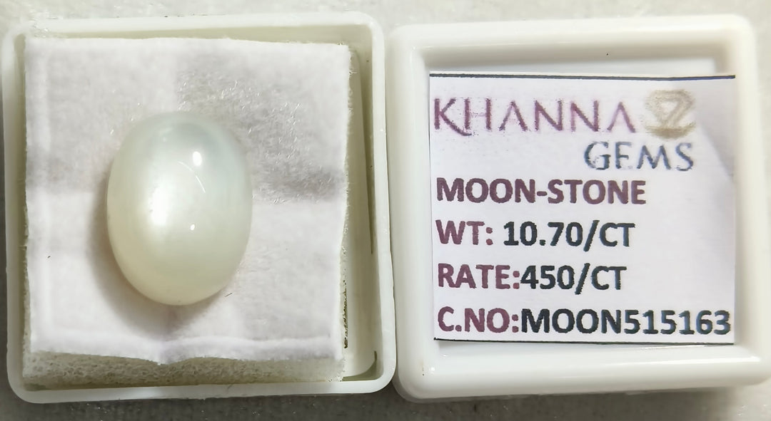 10.70/CT Moon Stone with Govt. Lab Certificate (450)