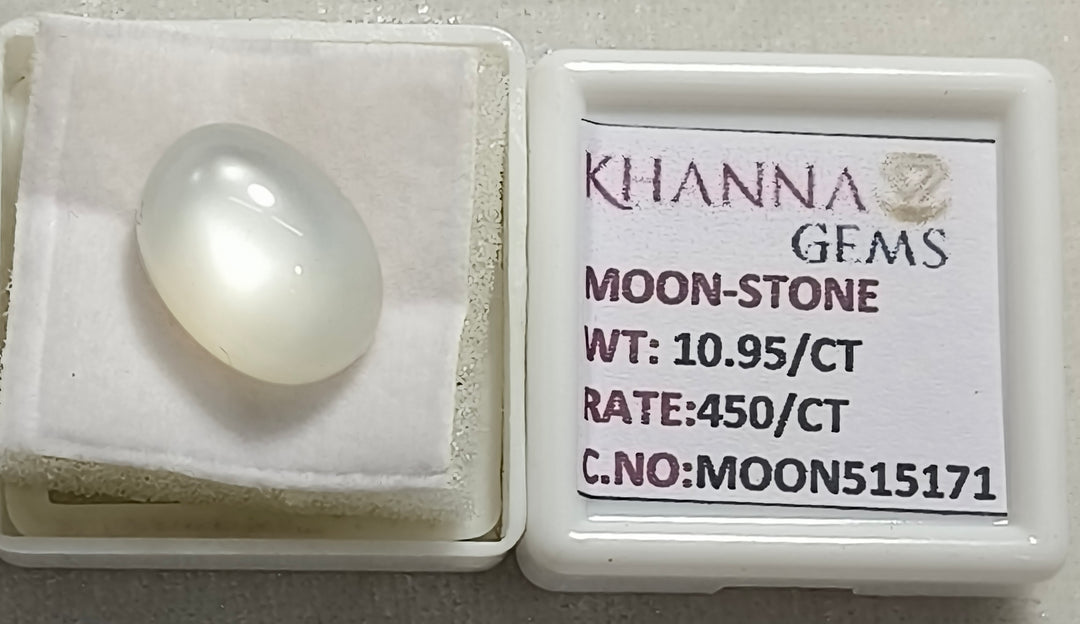 10.95/CT Moon Stone with Govt. Lab Certificate (450)