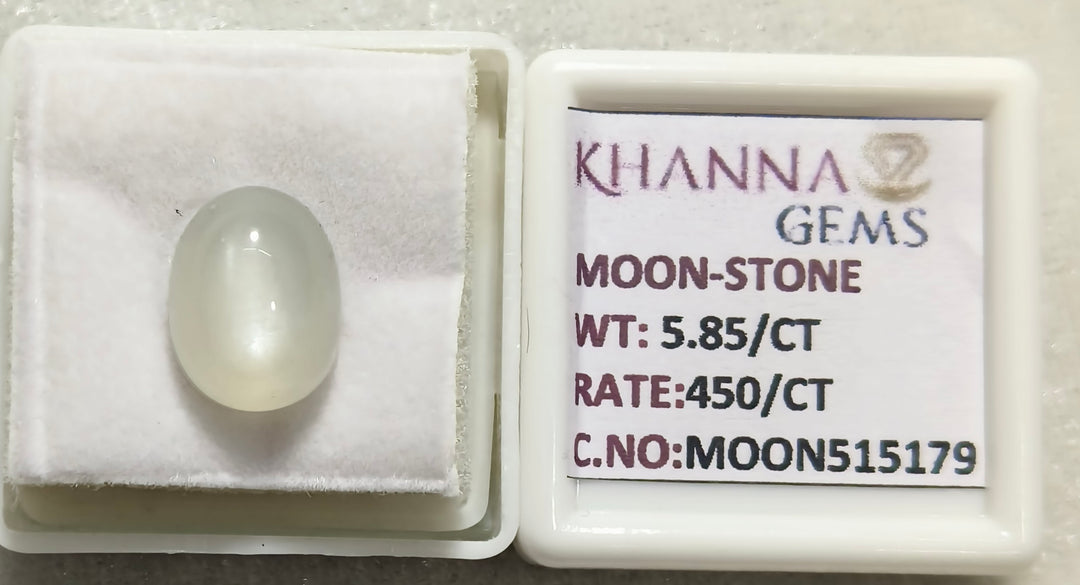 5.85/CT Moon Stone with Govt. Lab Certificate (450)
