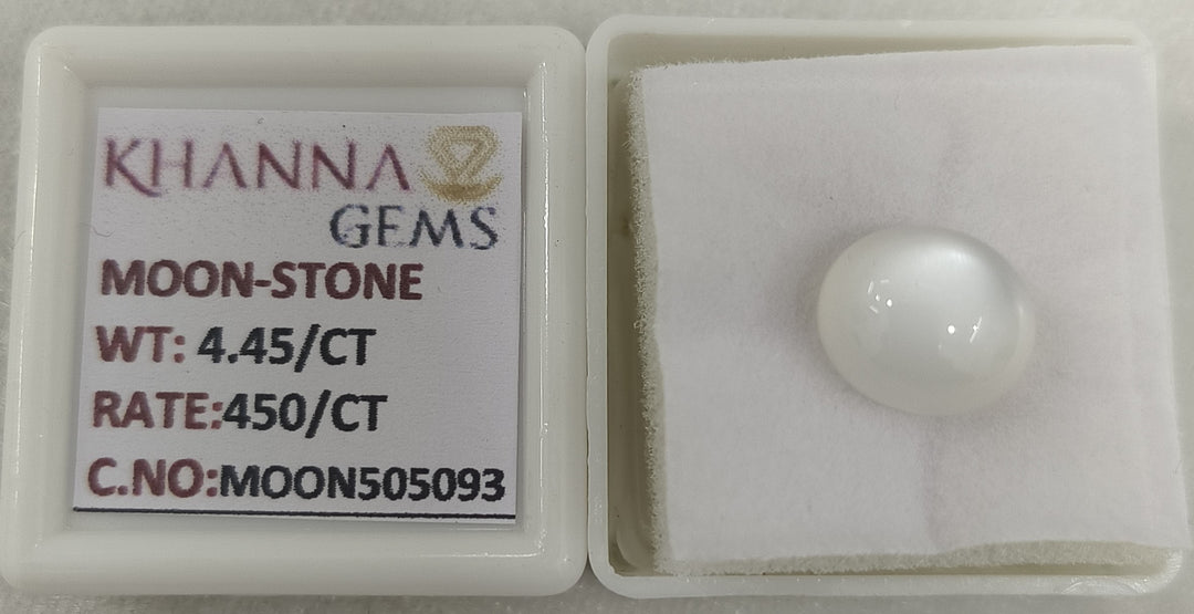 4.45/CT White Color Moon Stone with Govt. Lab Certificate