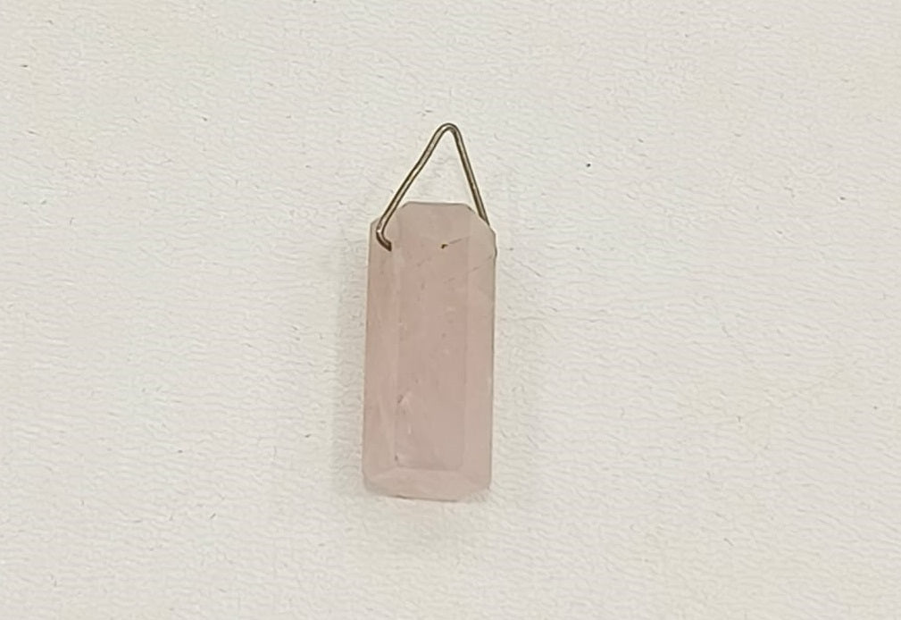 7.70/GM ROSE QUARTZ SILVER PENDANT (525)