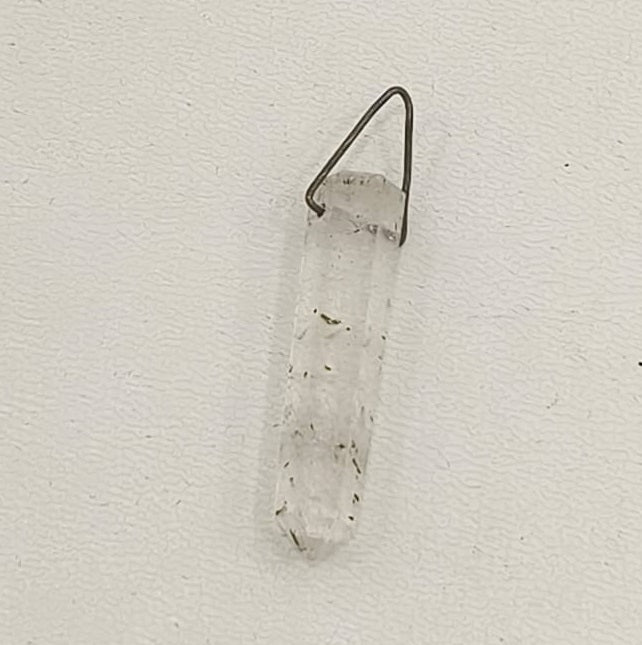 5.30/GM WHITE QUARTZ SIVER PENDANT  (525)