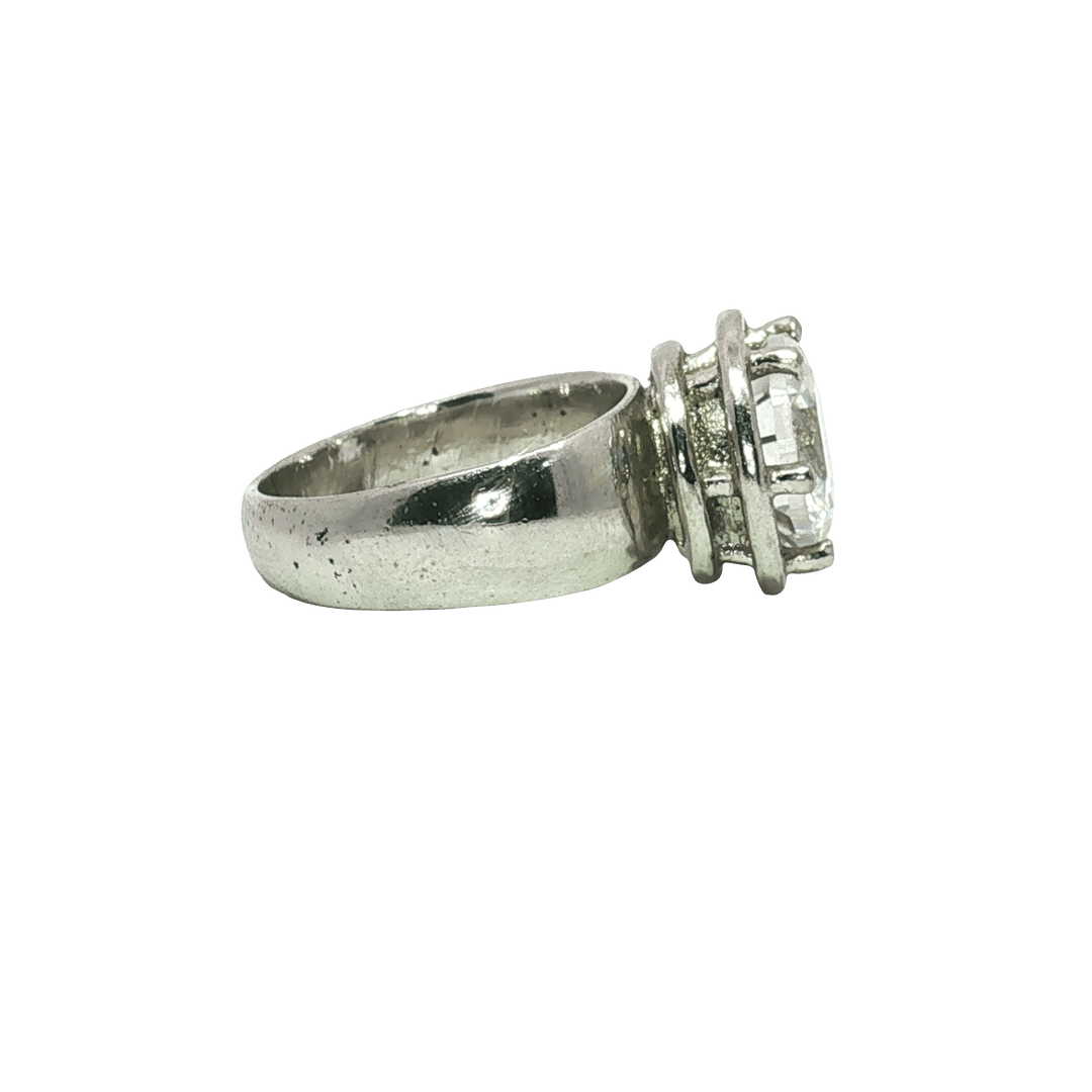9.30/GM  WHITE ZIRCON SILVER RING Earrings - G0245
