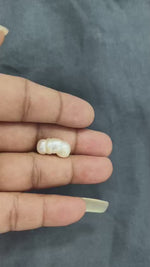 Load and play video in Gallery viewer, 10.12/CT Natural Basra Pearl with Govt. Lab Certificate (58000)
