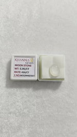 Load and play video in Gallery viewer, 5.95/CT Moon Stone with Govt. Lab Certificate (450)
