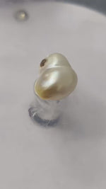 Load and play video in Gallery viewer, 7.24/CT Natural Basra Pearl with Govt. Lab Certificate (44000)

