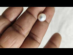 Load and play video in Gallery viewer, 5.15/CT Natural South Sea Pearl With Lab Certificate (1550)