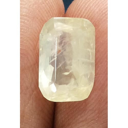 3.60 Ratti yellow sapphire with Govt Lab Certificate-(6100)
