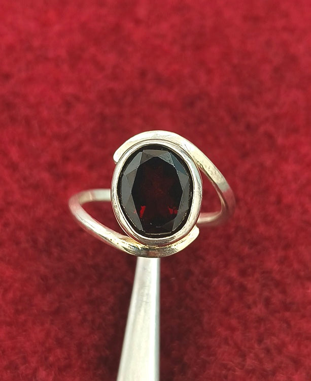 SILVER RING FOR ZODIAC SIGN LEO